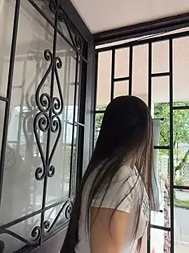 LittleDoll    online show from 04/08/26, 12:05