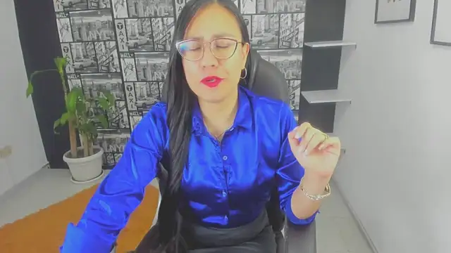 Snapshot of Agata-Moon chatting on 12/23/24, 09:29 Agata-Moon online show from 12/23/24, 09:29