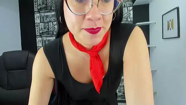 Snapshot of Agata-Moon chatting on 01/14/25, 04:18 Agata-Moon online show from 01/14/25, 04:18