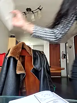 Snapshot of Agata-Moon chatting on 01/21/25, 02:37 Agata-Moon online show from 01/21/25, 02:37