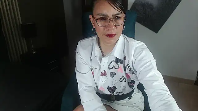 Snapshot of Agata-Moon chatting on 02/06/25, 01:54 Agata-Moon online show from 02/06/25, 01:54