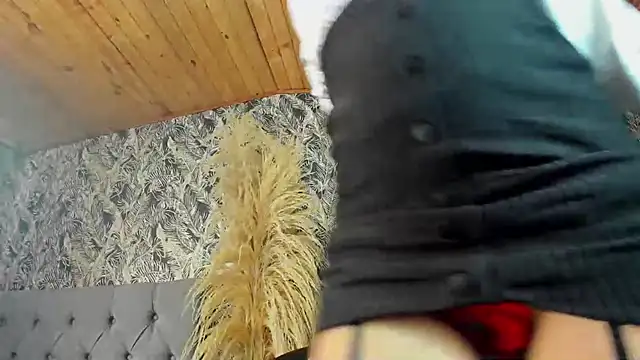 Snapshot of Agata-Moon chatting on 02/13/25, 04:28 Agata-Moon online show from 02/13/25, 04:28