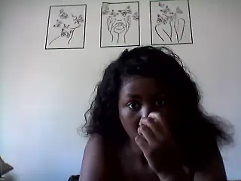 Snapshot of officialkhakes_za chatting on 02/16/26, 10:44 officialkhakes za online show from 02/16/26, 10:44