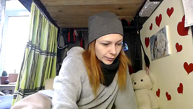 Snapshot of HarleyQuinn_69 chatting on 10/17/25, 11:02 HarleyQuinn 69 online show from 10/17/25, 11:02