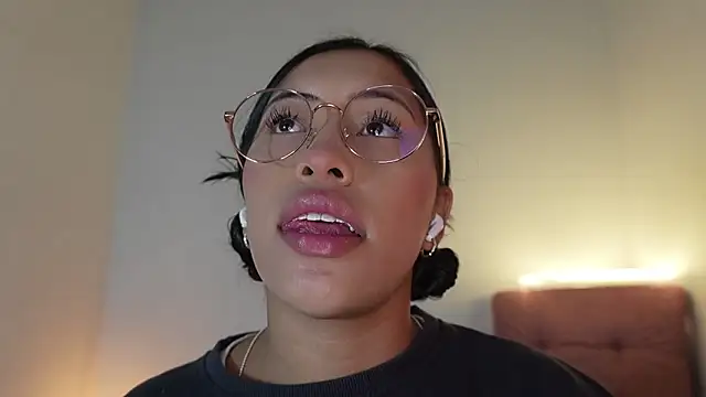 Snapshot of nerak_1a_ chatting on 09/18/25, 04:42 nerak 1a online show from 09/18/25, 04:42