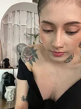 LiliJones  online show from 04/17/26, 02:31