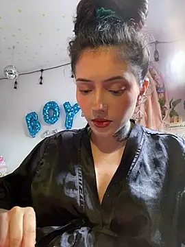 LiliJones  online show from 06/04/26, 02:34