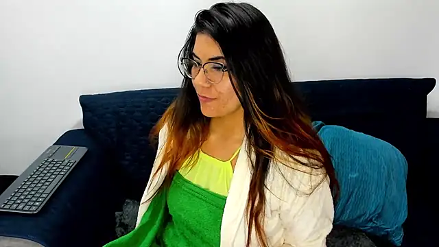 Luna Dumont online show from 02/17/25, 06:09