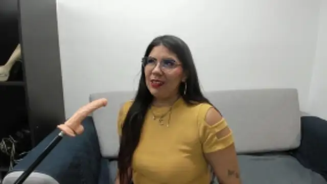 Luna Dumont online show from 10/12/25, 11:42