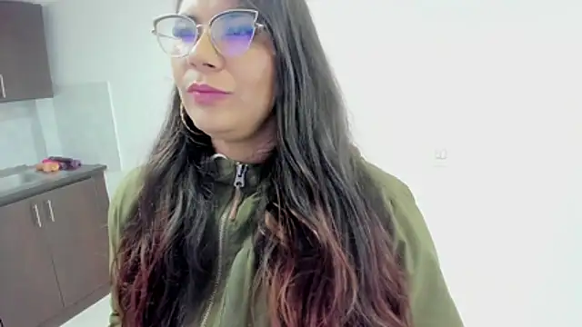 Luna Dumont online show from 11/15/25, 11:07