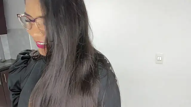 Luna Dumont online show from 04/10/26, 11:15