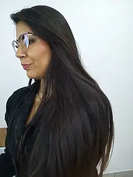 Snapshot of Luna_Dumont chatting on 05/14/26, 11:17 Luna Dumont online show from 05/14/26, 11:17