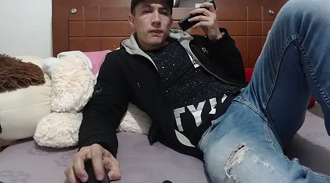 Emmanuel21  online show from 02/19/25, 02:01