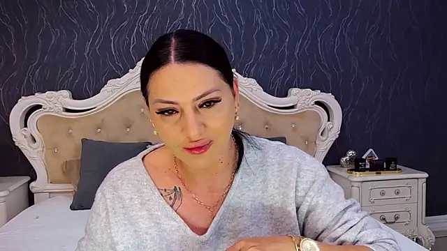 Snapshot of Lauren_Saint chatting on 11/06/25, 09:43 Lauren Saint online show from 11/06/25, 09:43