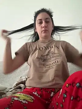 Snapshot of davenmichelle00 chatting on 02/18/26, 08:21 davenmichelle00 online show from 02/18/26, 08:21