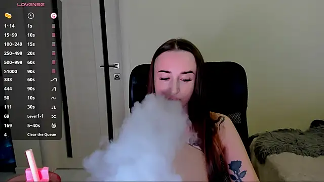 Kimmberr online show from 12/17/25, 02:06