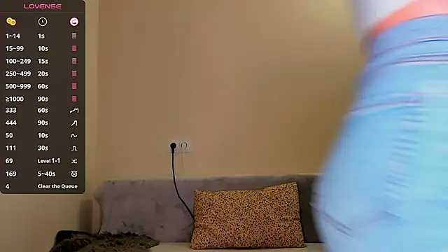 Kimmberr online show from 04/18/26, 02:48