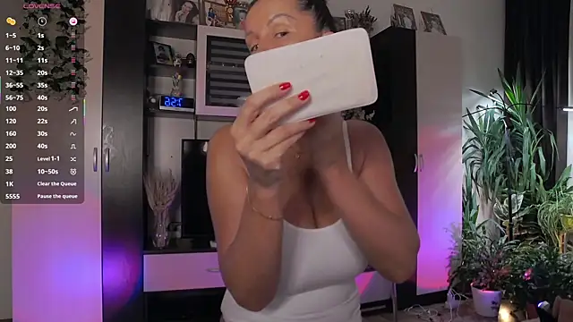 SheilaRyan online show from 04/04/26, 04:55