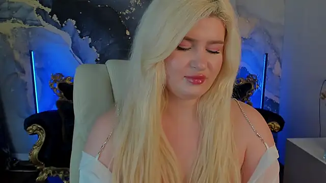 CocoSecretss online show from 02/05/25, 10:41