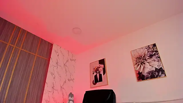 Dollar-girl online show from 12/18/25, 03:40