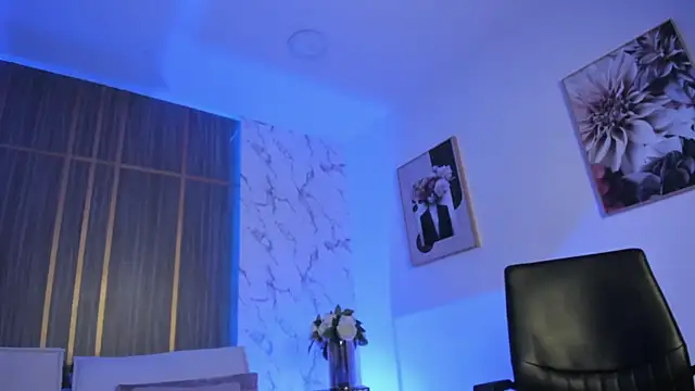 Dollar-girl online show from 03/18/26, 02:20