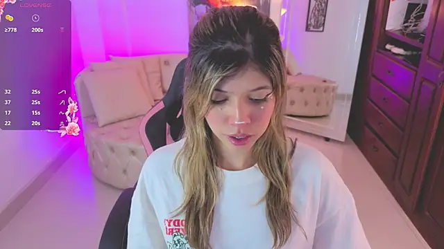 Snapshot of NATAASHA___ chatting on 09/16/25, 03:18 NATAASHA online show from 09/16/25, 03:18