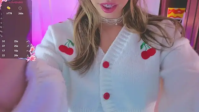 Snapshot of NATAASHA___ chatting on 09/18/25, 03:19 NATAASHA online show from 09/18/25, 03:19