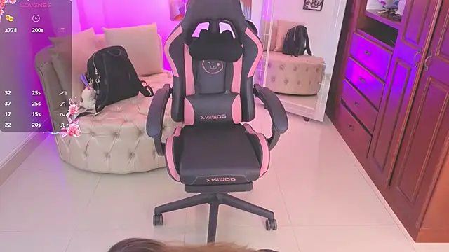 Snapshot of NATAASHA___ chatting on 09/29/25, 03:44 NATAASHA online show from 09/29/25, 03:44