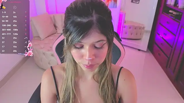 Snapshot of NATAASHA___ chatting on 10/24/25, 06:48 NATAASHA online show from 10/24/25, 06:48