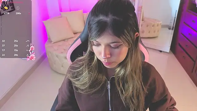 Snapshot of NATAASHA___ chatting on 11/06/25, 03:18 NATAASHA online show from 11/06/25, 03:18