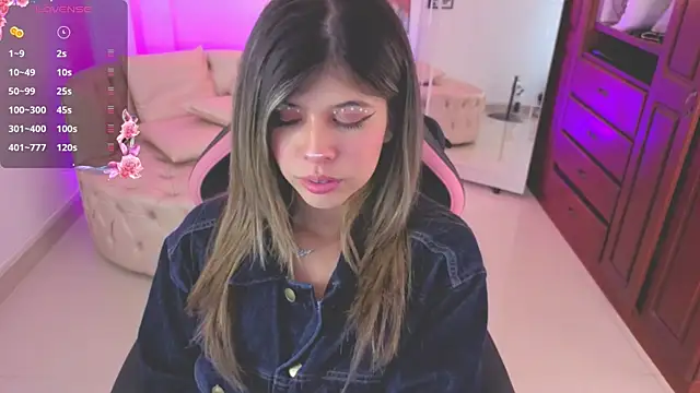 Snapshot of NATAASHA___ chatting on 11/20/25, 03:07 NATAASHA online show from 11/20/25, 03:07