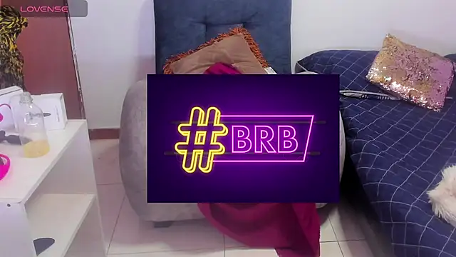 Snapshot of harly__queen chatting on 12/02/24, 04:09 harly queen online show from 12/02/24, 04:09