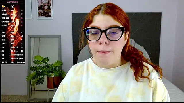 lucie nicolls online show from 01/20/25, 07:57