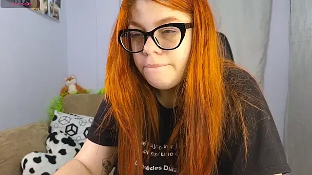 lucie nicolls online show from 02/24/25, 07:41