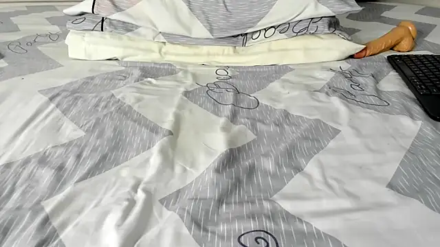 maybelline69 online show from 10/26/25, 09:15