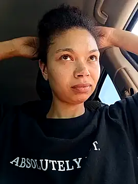 Snapshot of Trashy33 chatting on 05/16/26, 05:34 Trashy33 online show from 05/16/26, 05:34