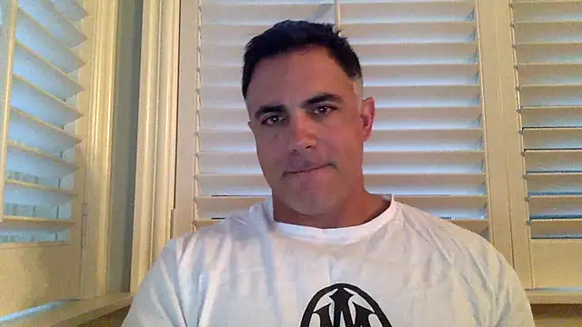 Snapshot of Bad_daddy21 chatting on 10/09/25, 01:42 Bad daddy21 online show from 10/09/25, 01:42