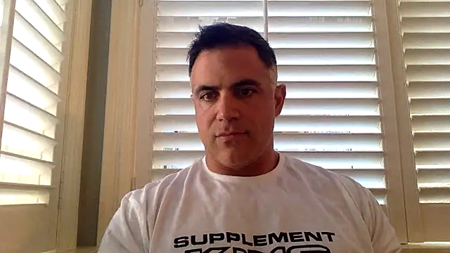 Snapshot of Bad_daddy21 chatting on 10/16/25, 06:20 Bad daddy21 online show from 10/16/25, 06:20