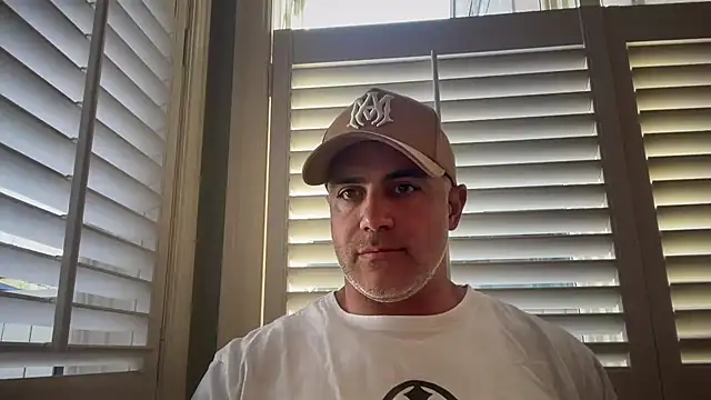 Snapshot of Bad_daddy21 chatting on 10/20/25, 06:41 Bad daddy21 online show from 10/20/25, 06:41