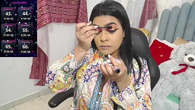 Snapshot of lakshmiraniii chatting on 11/25/25, 11:54 lakshmiraniii online show from 11/25/25, 11:54