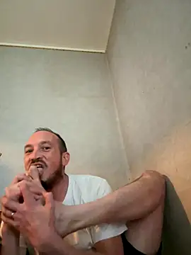 Snapshot of Denislamalice34 chatting on 11/26/25, 03:46 Denislamalice34 online show from 11/26/25, 03:46