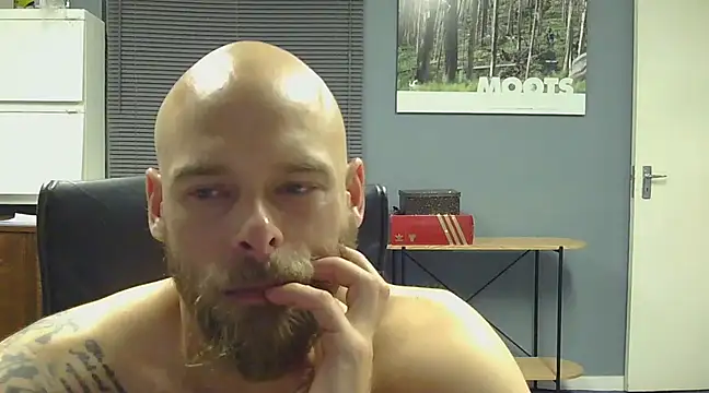 Snapshot of jjameson411 chatting on 03/14/25, 11:32 jjameson411 online show from 03/14/25, 11:32