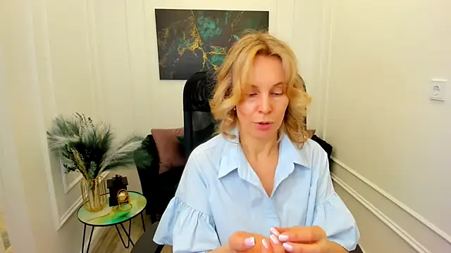 Sinty Devis online show from 05/15/26, 04:30