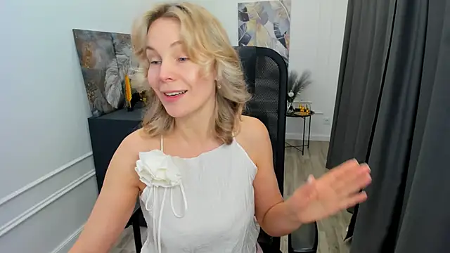 Sinty Devis online show from 05/18/26, 04:29