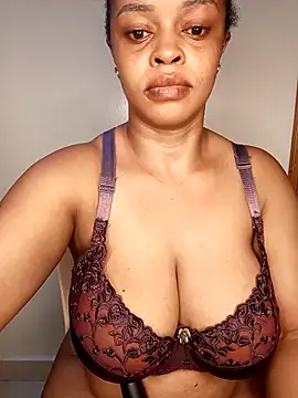 Snapshot of boobsnipplian chatting on 02/24/25, 04:27 boobsnipplian online show from 02/24/25, 04:27