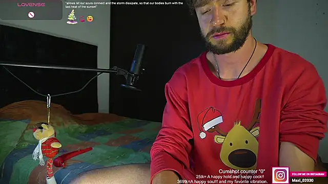 Snapshot of just_maxii chatting on 12/20/24, 01:58 just maxii online show from 12/20/24, 01:58