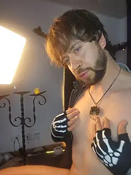 Snapshot of just_maxii chatting on 10/28/25, 11:40 just maxii online show from 10/28/25, 11:40