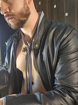 just maxii online show from 11/17/25, 11:21