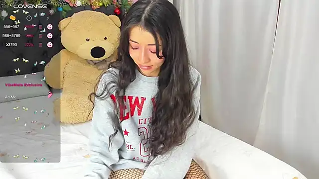 SophiaLiu online show from 12/14/24, 10:28