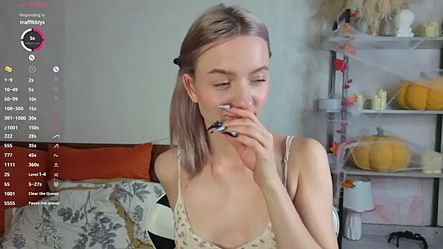 Snapshot of IdaValenti chatting on 11/22/25, 11:04 IdaValenti online show from 11/22/25, 11:04